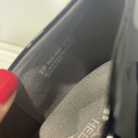 Women’s Aerosoles Heelrest Size 8 Black Heels - Picture 5 of 6